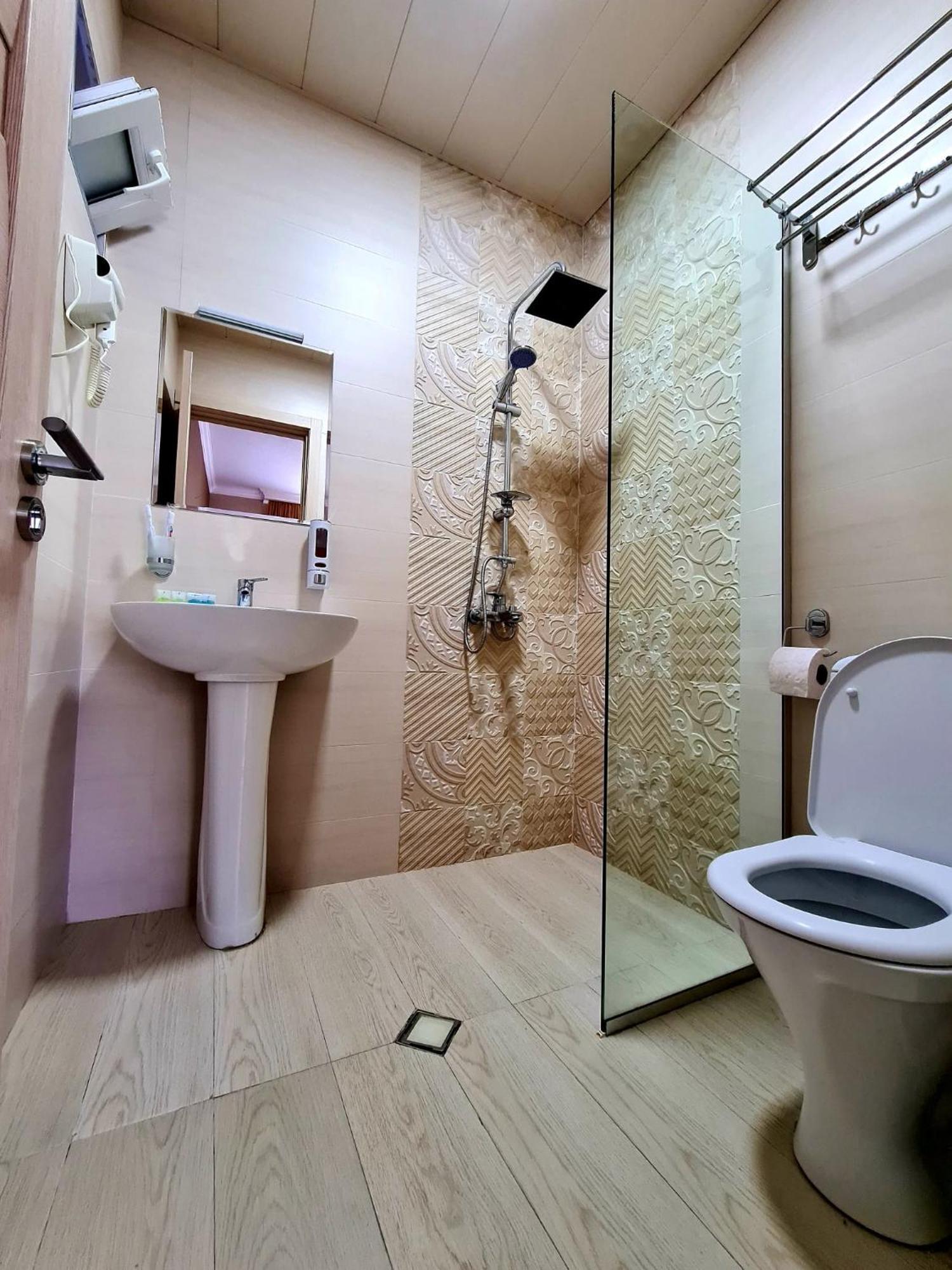 Baqari Inn Kazbegi Habitación foto